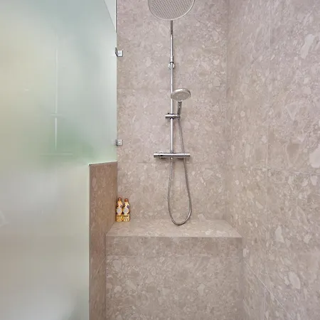 דירה Modern In Wine Town - *